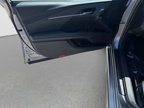 Used 2025 Toyota Camry SE FWD image 17