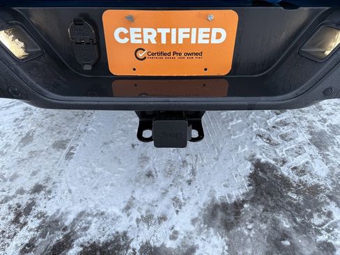 Certified 2022 Jeep Gladiator Sport image 7