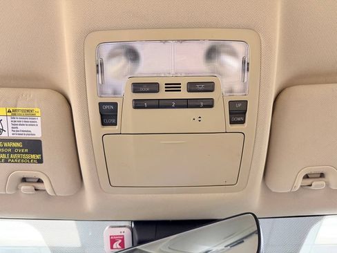 Used 2019 Toyota Highlander Limited FWD image 56