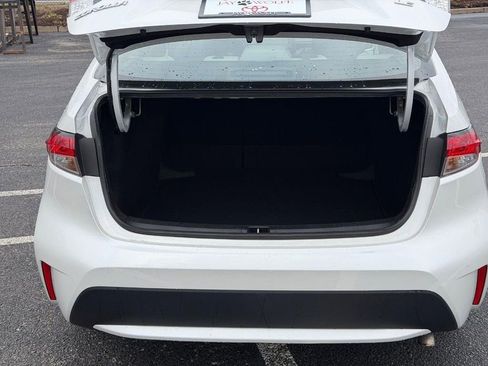 Certified 2022 Toyota Corolla LE image 4