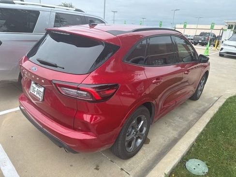 Used 2023 Ford Escape ST-Line w/ Tech Pack #1 FWD image 3