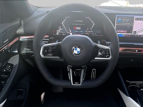 Used 2027 BMW 540i xDrive w/ M Sport Package AWD/4WD image 5