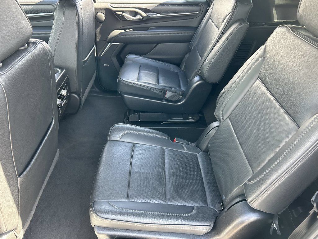Used 2023 GMC Yukon XL Denali RWD image 26