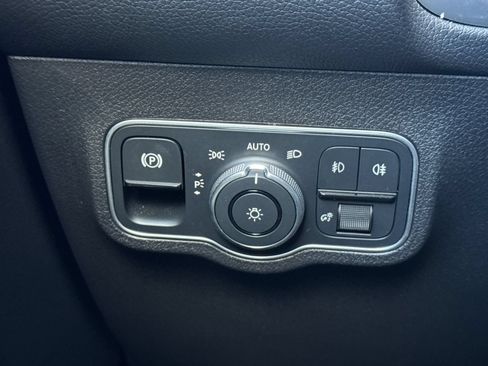 Certified 2026 Mercedes-Benz GLB 250 image 31