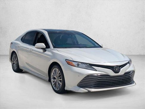 Used 2018 Toyota Camry XLE w/ Audio Package image 3