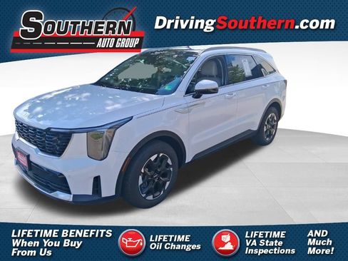 Used 2024 Kia Sorento S w/ Panoramic Sunroof Package FWD image 1
