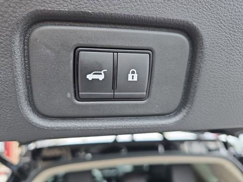 Used 2024 Nissan Pathfinder Platinum AWD/4WD image 17