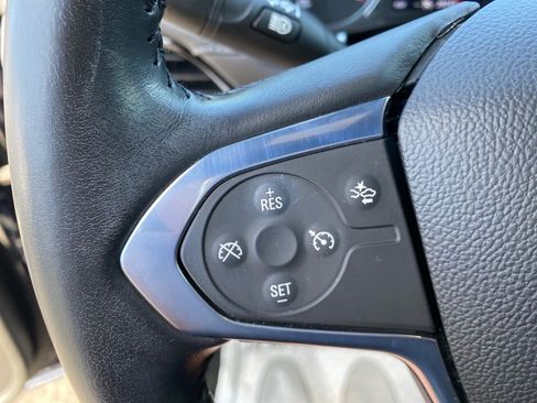 Used 2022 Chevrolet Traverse LT image 19