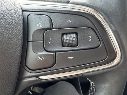 Used 2025 Buick Encore GX Avenir w/ Avenir Convenience Package image 17