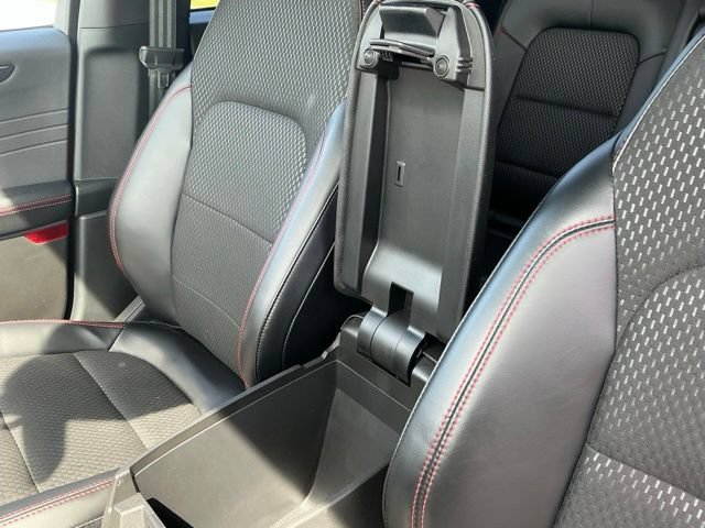 Used 2024 Ford Escape ST-Line w/ Cold Weather Package FWD image 31