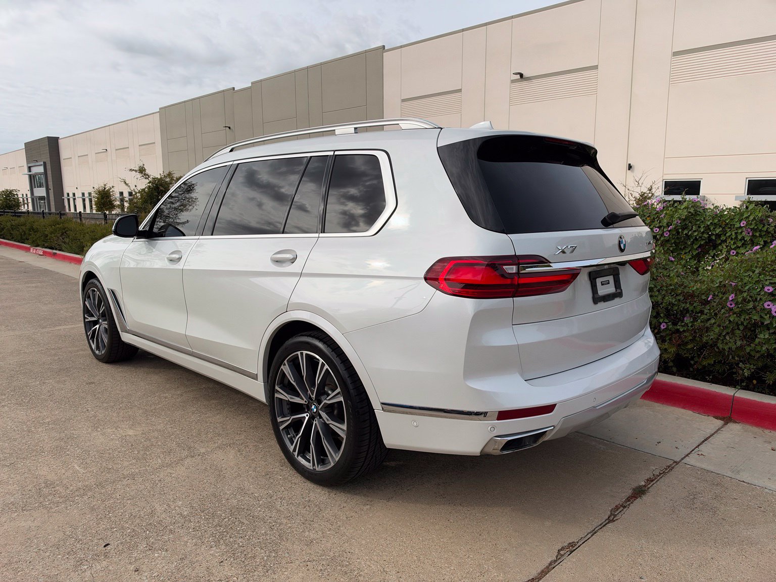 Used 2020 BMW X7 xDrive40i w/ Premium Package AWD/4WD image 6