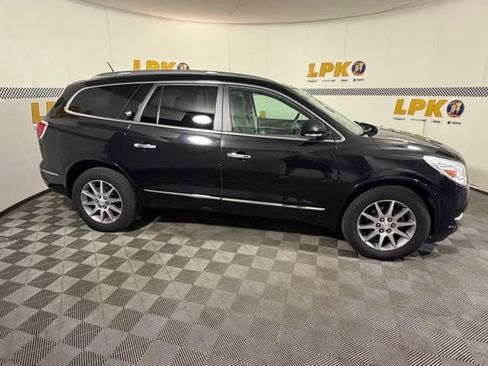 Used 2017 Buick Enclave Convenience FWD image 2