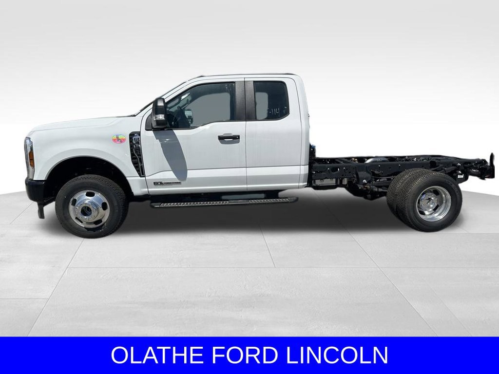 New 2025 Ford F350 XL AWD/4WD image 2