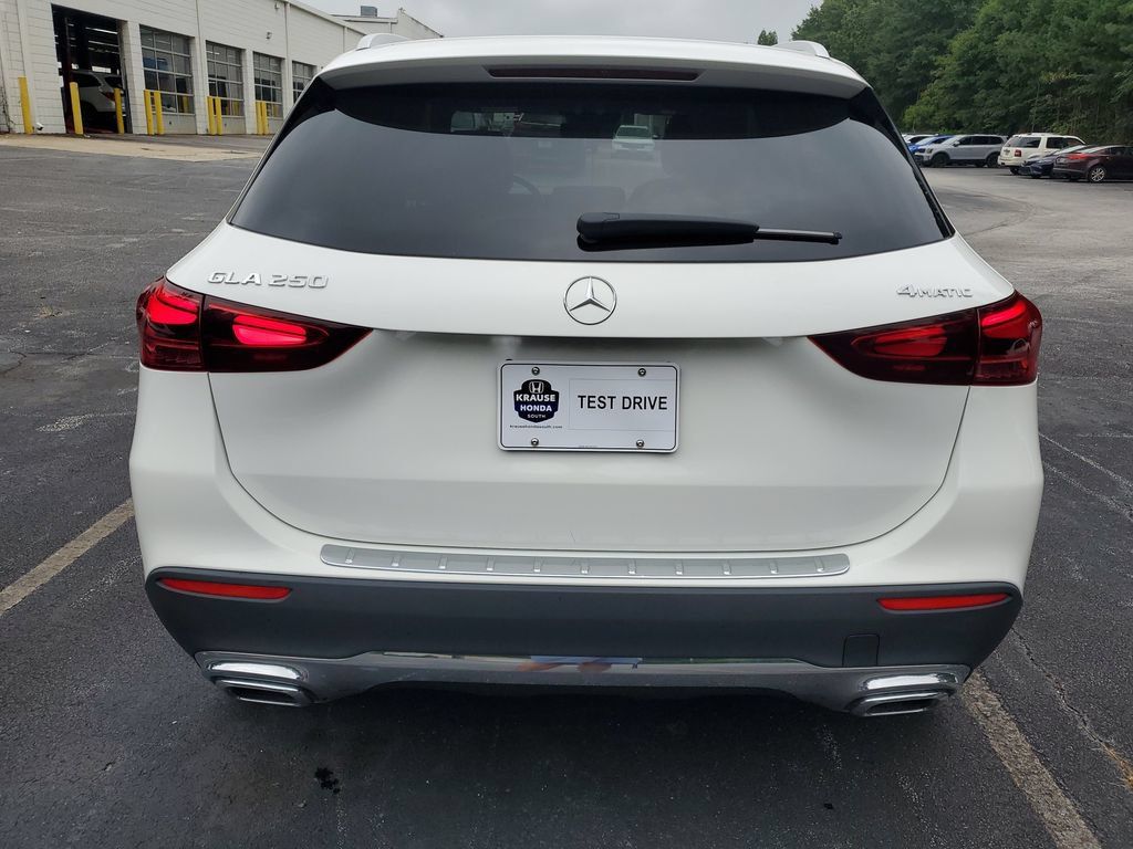 Used 2025 Mercedes-Benz GLA 250 4MATIC image 6