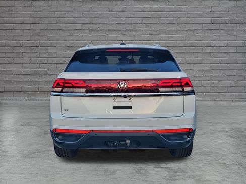 New 2026 Volkswagen Atlas Cross Sport SE FWD image 4