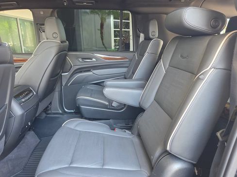Used 2023 Cadillac Escalade ESV Premium Luxury AWD/4WD image 20