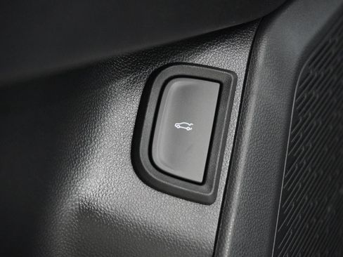 New 2026 Chevrolet Equinox RS w/ Convenience Package III FWD image 14