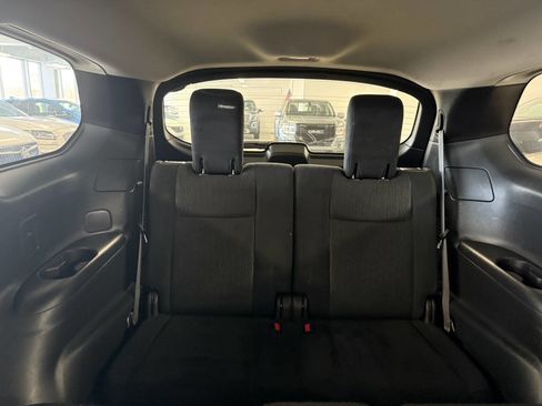 Used 2015 Nissan Pathfinder SL image 24