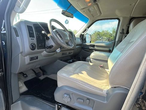 Used 2014 Nissan NV 3500 SL w/ Technology Package RWD image 11