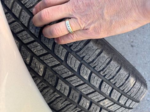 Used 2001 Ford Escort Sedan image 20