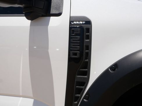 Used 2024 Ford F250 Lariat w/ Lariat Ultimate Package AWD/4WD image 8
