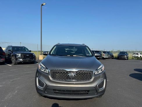 Used 2018 Kia Sorento FWD image 8