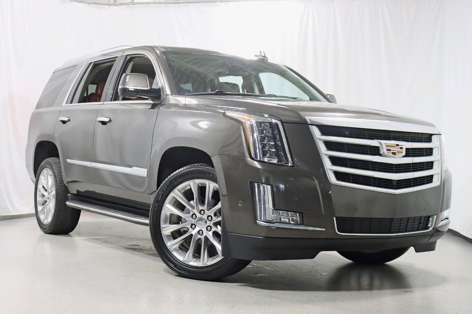 Used 2020 Cadillac Escalade Luxury AWD/4WD image 7