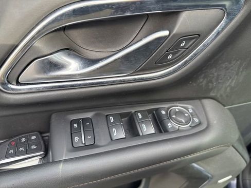Used 2022 Chevrolet Tahoe High Country AWD/4WD image 16