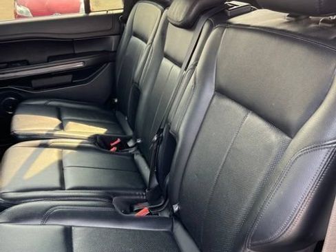 Used 2019 Ford Expedition XLT w/ Equipment Group 202A RWD image 6