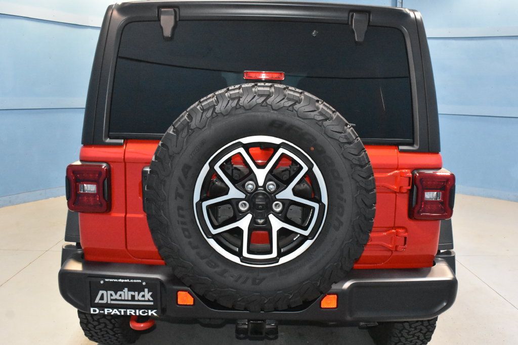 Used 2025 Jeep Wrangler Unlimited Rubicon w/ Convenience Group AWD/4WD image 31