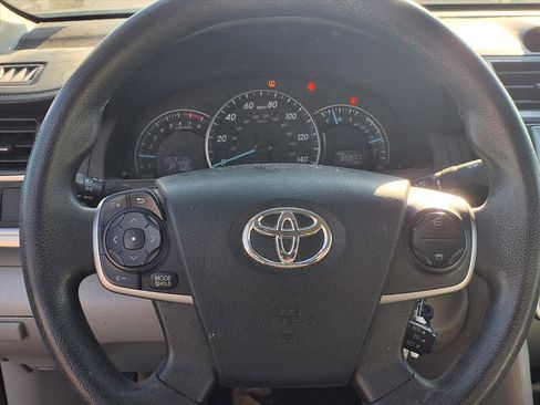 Used 2012 Toyota Camry LE image 18