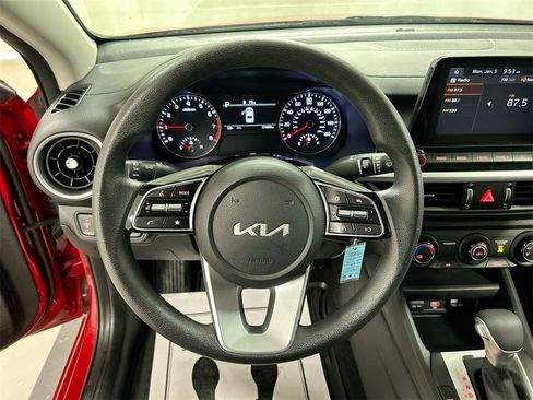 Certified 2023 Kia Forte LXS image 4