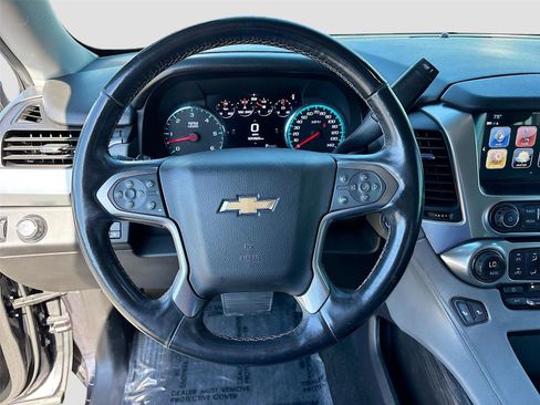 Used 2017 Chevrolet Suburban LT w/ Luxury Package RWD image 13