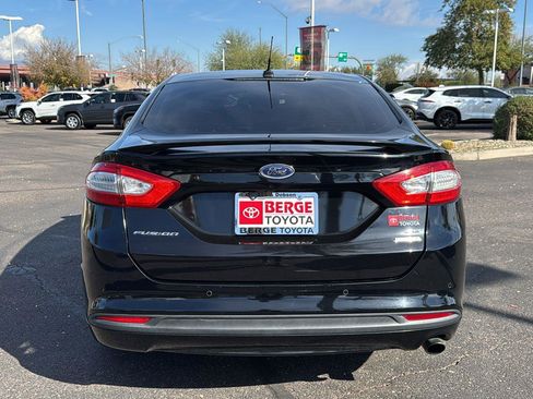 Used 2016 Ford Fusion SE image 6