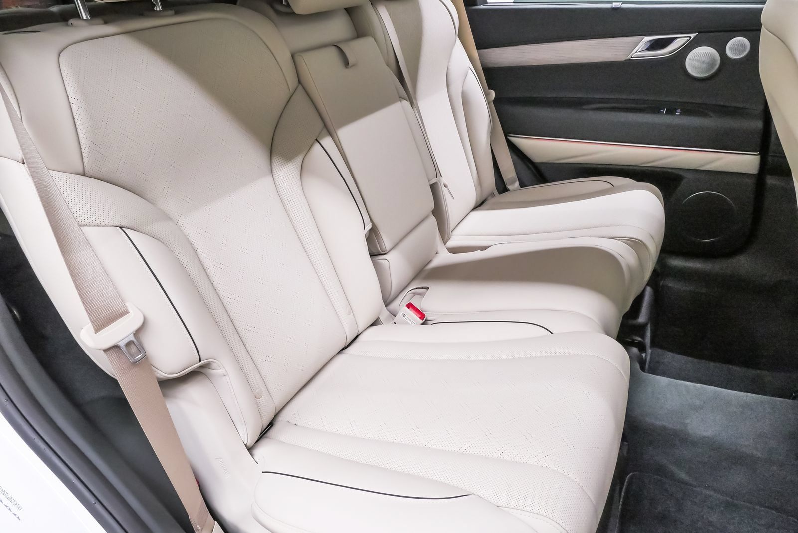 Certified 2026 Genesis GV80 2.5T Prestige AWD/4WD image 13