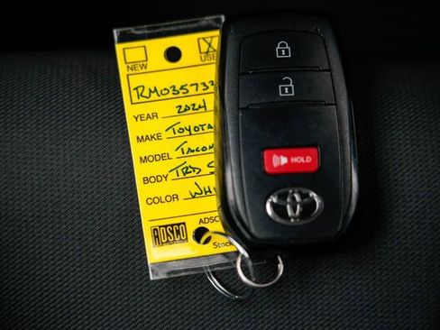 Used 2024 Toyota Tacoma TRD Off-Road image 34