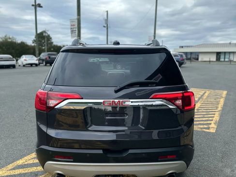 Used 2017 GMC Acadia SLT image 5