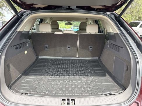 Used 2019 Lincoln Nautilus Select image 11