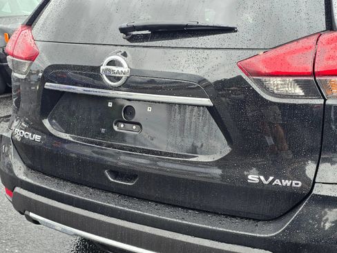 Used 2019 Nissan Rogue SV AWD/4WD image 14