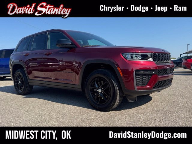 Used 2026 Jeep Grand Cherokee Altitude RWD image 1