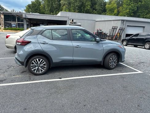 Used 2023 Nissan Kicks SV FWD image 13