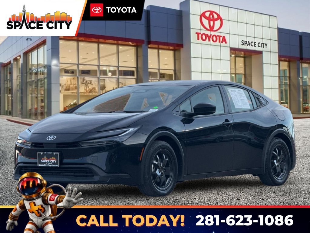Certified 2025 Toyota Prius LE FWD image 1