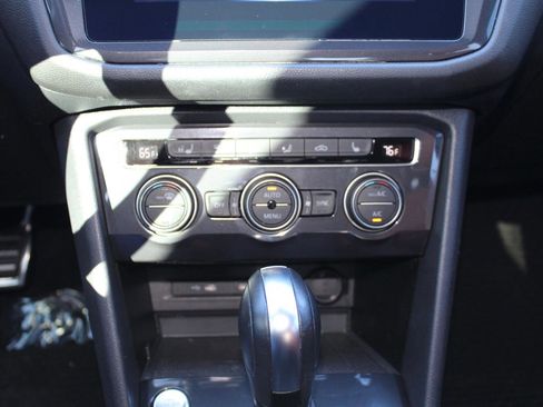 Used 2021 Volkswagen Tiguan SEL Premium R-Line image 60