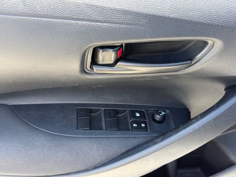 Used 2025 Toyota Corolla LE FWD image 7