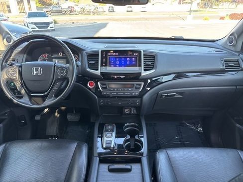 Used 2018 Honda Pilot Elite image 17