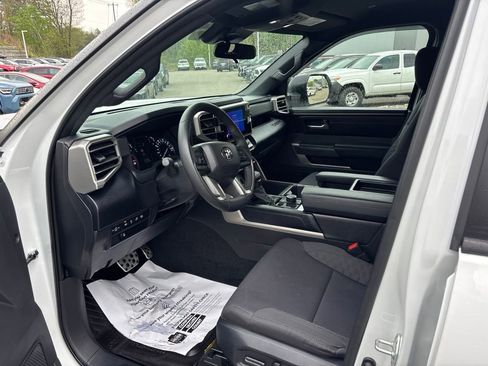 Used 2025 Toyota Tundra SR5 w/ TRD Off-Road Package AWD/4WD image 10