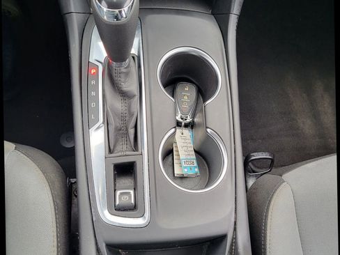 Used 2021 Chevrolet Equinox LS FWD image 16