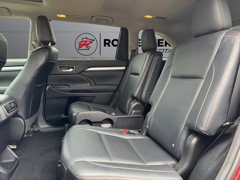 Used 2015 Toyota Highlander XLE AWD/4WD image 18