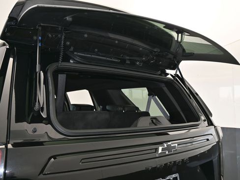 Used 2023 Chevrolet Tahoe Z71 w/ Luxury Package image 46