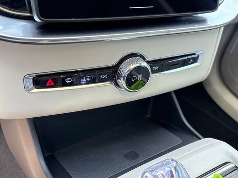 New 2026 Volvo XC90 B6 Ultra w/ Protection Package Premier AWD/4WD image 15